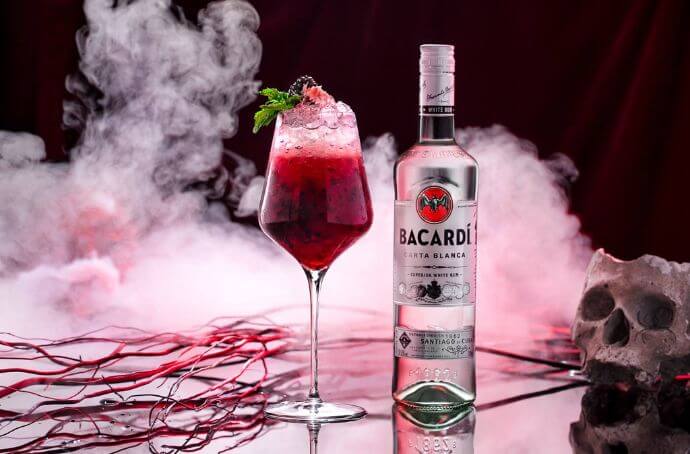 BACARDI CARTA BLANCA RUM z koktajlem